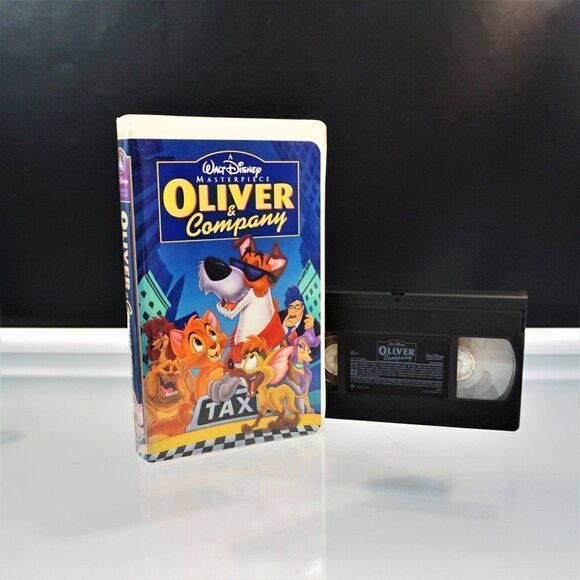 Oliver & Company VHS 1996 Clamshell Disney's Masterpiece Collection - Picture 2 of 6